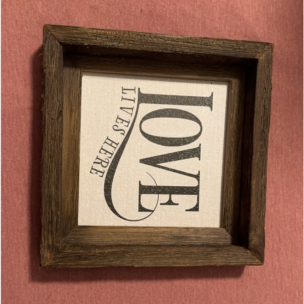 Shelf decor